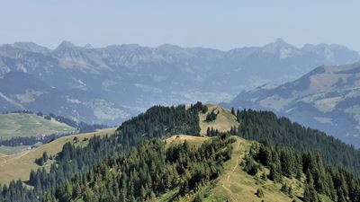 Panorama dall’Hundsrügg sulla Simmental
