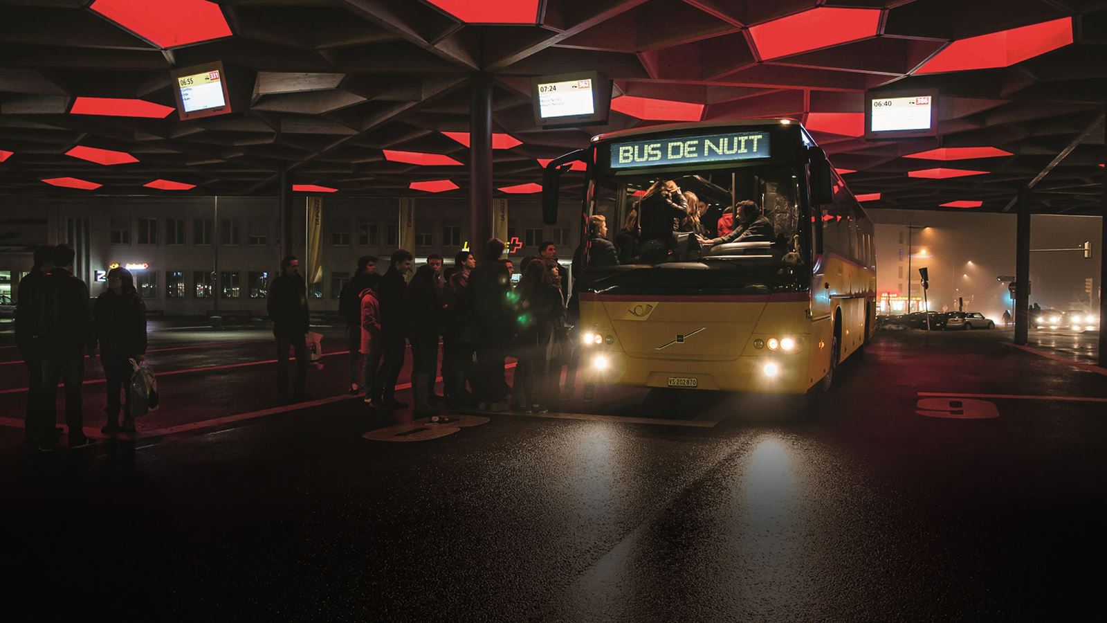 Night bus leaving from Sion
