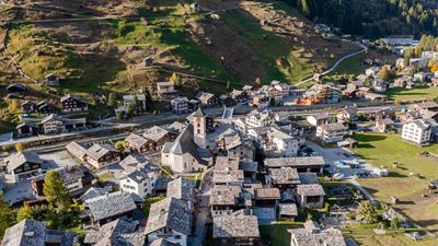 Le village de montagne de Vals en été. © Visit Vals