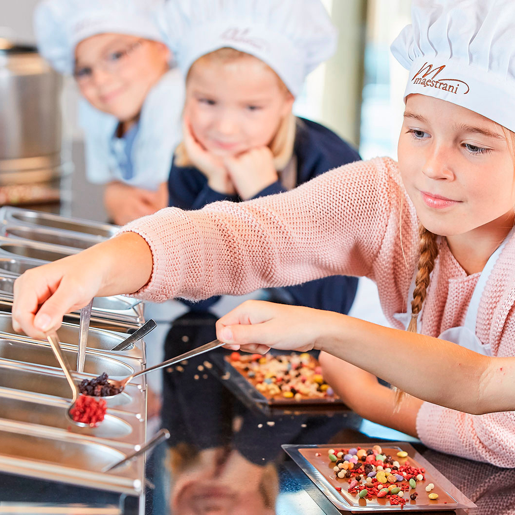 Do you want to create your own chocolate with lots of delicious ingredients?