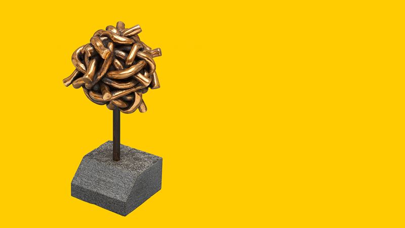 The “Golden Transport Hub” trophy with a yellow background.